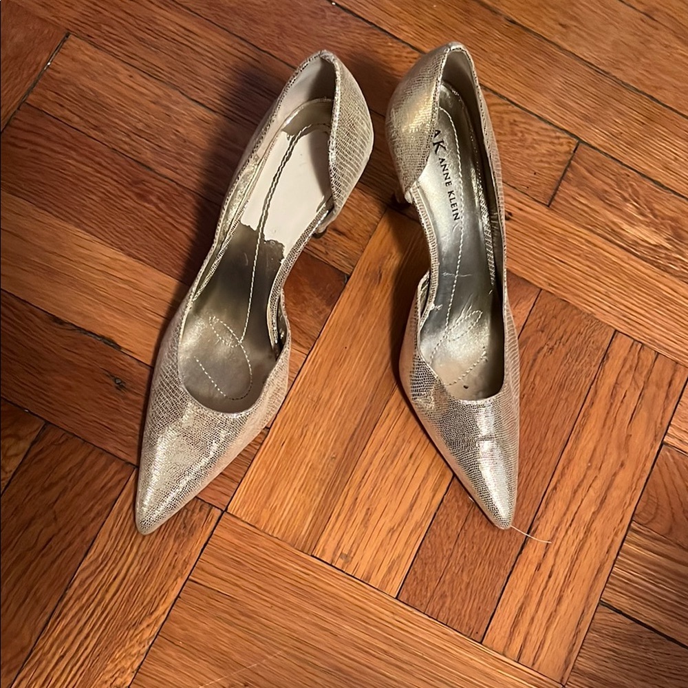Anne Klein gold pumps